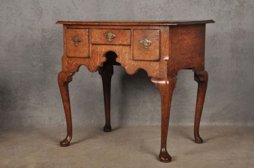 EARLY 18TH CENTURY OAK LOWBOY - ADDITIONAL PHOTO 2