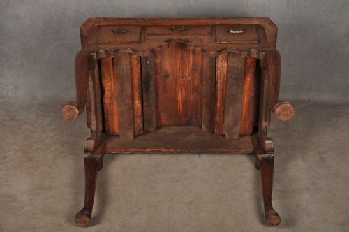 EARLY 18TH CENTURY OAK LOWBOY - ADDITIONAL PHOTO 10