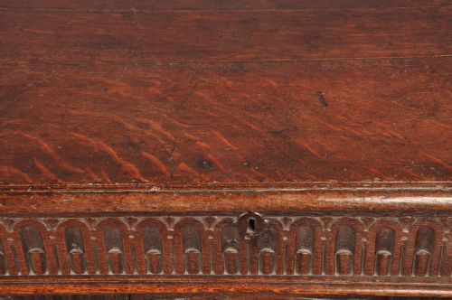 ELIZABETHAN I OAK COFFER - ADDITIONAL PHOTO 9