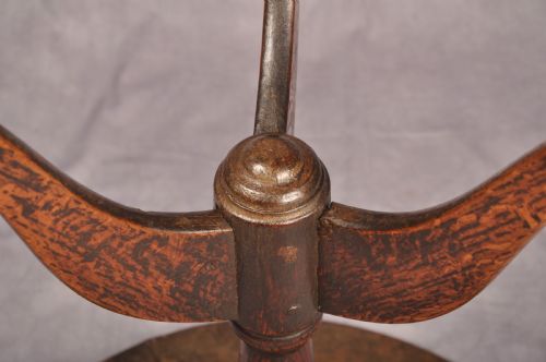 18TH CENTURY PRIMITIVE OAK TRIPOD TABLE - ADDITIONAL PHOTO 8