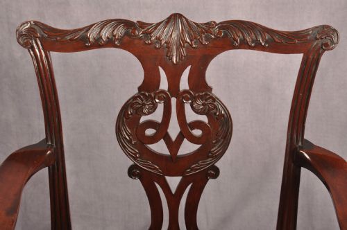 FINE MID 18TH CENTURY MAHOGANY ARMCHAIR - ADDITIONAL PHOTO 1