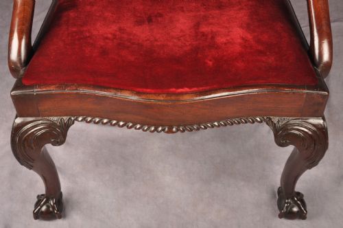 FINE MID 18TH CENTURY MAHOGANY ARMCHAIR - ADDITIONAL PHOTO 6