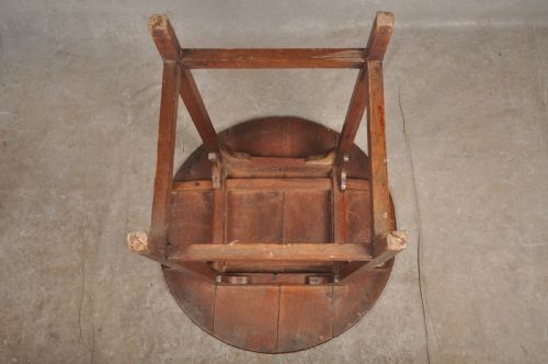 RARE 18TH CENTURY CIRCULAR OAK TABLE - ADDITIONAL PHOTO 4