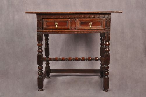 17th century oak side table - CATEGORY: ANTIQUE FURNITURE - DATED 17TH CENTURY