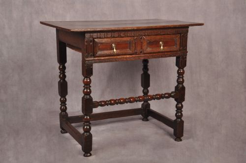 17TH CENTURY OAK SIDE TABLE - ADDITIONAL PHOTO 3