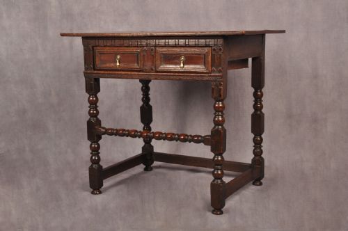 17TH CENTURY OAK SIDE TABLE - ADDITIONAL PHOTO 4