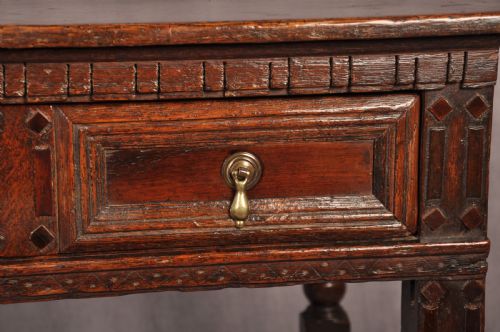 17TH CENTURY OAK SIDE TABLE - ADDITIONAL PHOTO 7