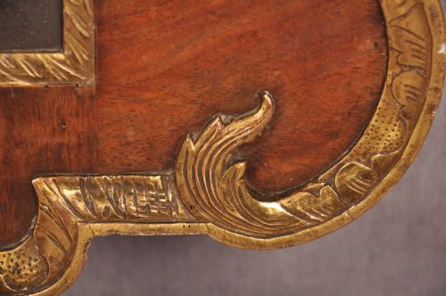 18TH CENTURY WALNUT PARCEL GILT MIRROR - ADDITIONAL PHOTO 9