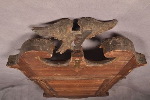 18TH CENTURY WALNUT PARCEL GILT MIRROR - ADDITIONAL PHOTO 14