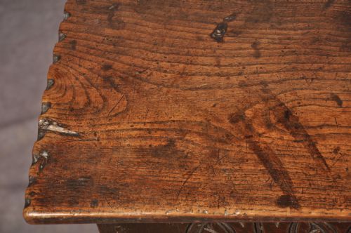 EARLY 17TH CENTURY OAK COFFER - ADDITIONAL PHOTO 9