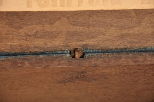SMALL 17TH CENTURY OAK COFFER - ADDITIONAL PHOTO 10