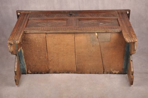 SMALL 17TH CENTURY OAK COFFER - ADDITIONAL PHOTO 11