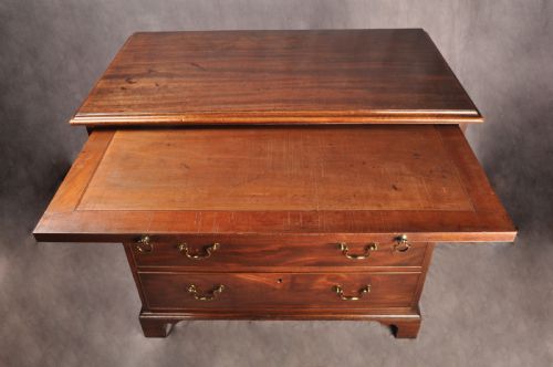 FINE 18TH CENTURY MAHOGANY CHEST OF DRAWERS - ADDITIONAL PHOTO 8