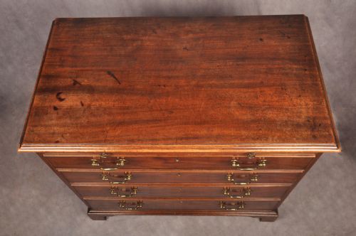FINE 18TH CENTURY MAHOGANY CHEST OF DRAWERS - ADDITIONAL PHOTO 9