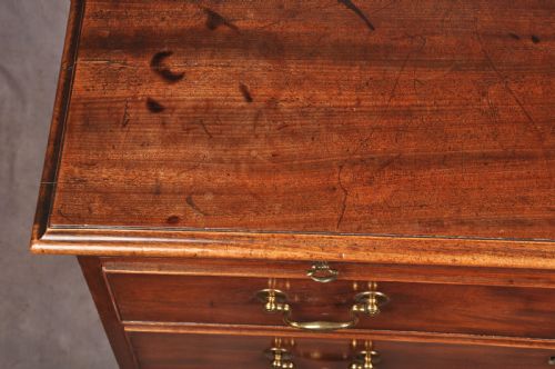 FINE 18TH CENTURY MAHOGANY CHEST OF DRAWERS - ADDITIONAL PHOTO 10
