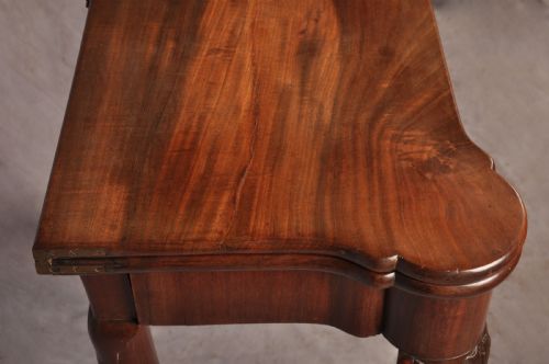 18TH CENTURY MAHOGANY CARD TABLE - ADDITIONAL PHOTO 5