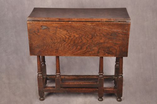RARE 17TH CENTURY GATELEG SIDE TABLE - ADDITIONAL PHOTO 1