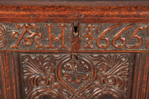 17TH CENTURY LAKELAND OAK COFFER - ADDITIONAL PHOTO 3
