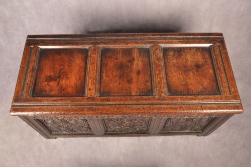 17TH CENTURY LAKELAND OAK COFFER - ADDITIONAL PHOTO 6