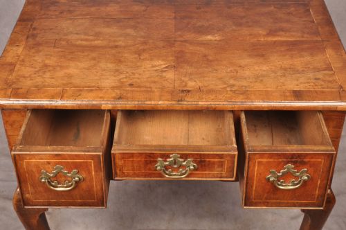 EARLY 18TH CENTURY WALNUT LOWBOY - ADDITIONAL PHOTO 7