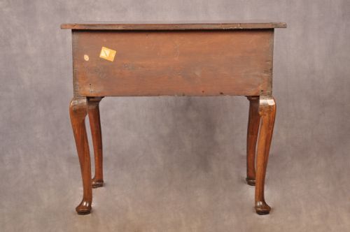 EARLY 18TH CENTURY WALNUT LOWBOY - ADDITIONAL PHOTO 10