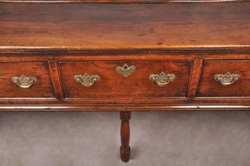 EARLY 18TH CENTURY OAK DRESSER BASE - ADDITIONAL PHOTO 5