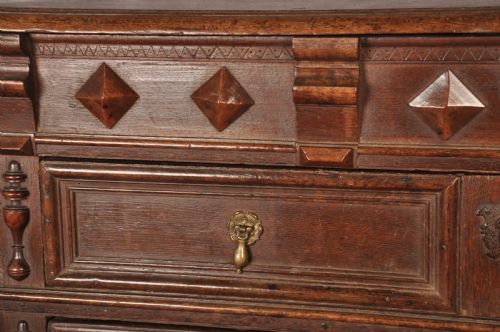 RARE 17TH CENTURY OAK CHEST OF DRAWERS - ADDITIONAL PHOTO 2