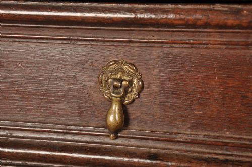 RARE 17TH CENTURY OAK CHEST OF DRAWERS - ADDITIONAL PHOTO 3