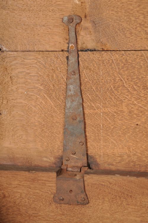 RARE 17TH CENTURY OAK CHEST OF DRAWERS - ADDITIONAL PHOTO 15