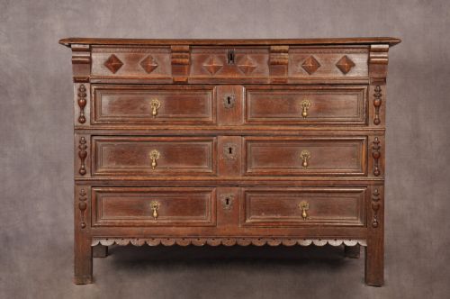RARE 17TH CENTURY OAK CHEST OF DRAWERS - ADDITIONAL PHOTO 17
