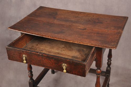 17TH CENTURY OAK SIDE TABLE - ADDITIONAL PHOTO 3