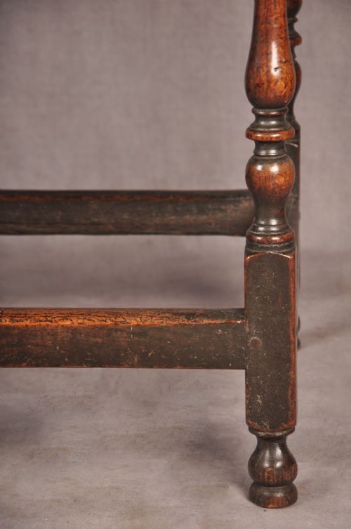 17TH CENTURY OAK SIDE TABLE - ADDITIONAL PHOTO 7