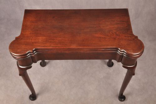 RARE 18TH CENTURY MAHOGANY TRIPLE TOP CARD TABLE - ADDITIONAL PHOTO 1