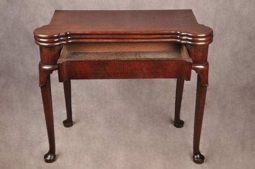 RARE 18TH CENTURY MAHOGANY TRIPLE TOP CARD TABLE - ADDITIONAL PHOTO 12