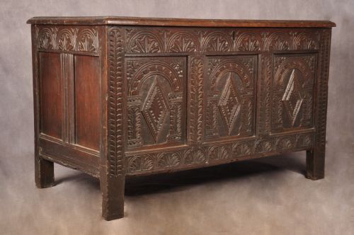 17TH CENTURY OAK COFFER - ADDITIONAL PHOTO 1
