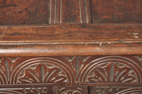 17TH CENTURY OAK COFFER - ADDITIONAL PHOTO 4