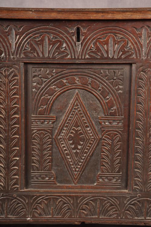 17TH CENTURY OAK COFFER - ADDITIONAL PHOTO 6