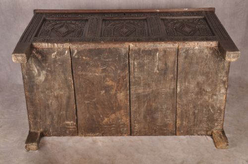 17TH CENTURY OAK COFFER - ADDITIONAL PHOTO 10