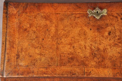 EARLY 18TH CENTURY BURR WALNUT BUREAU - ADDITIONAL PHOTO 3