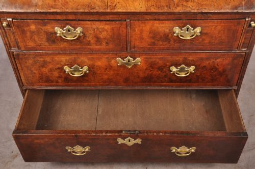 EARLY 18TH CENTURY BURR WALNUT BUREAU - ADDITIONAL PHOTO 6