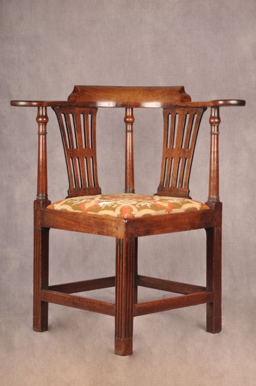 FINE 18TH CENTURY CORNER CHAIR - ADDITIONAL PHOTO 1