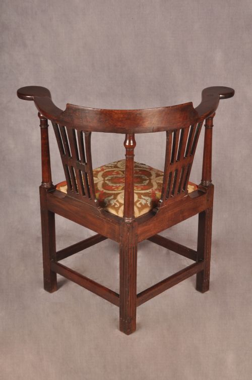 FINE 18TH CENTURY CORNER CHAIR - ADDITIONAL PHOTO 12