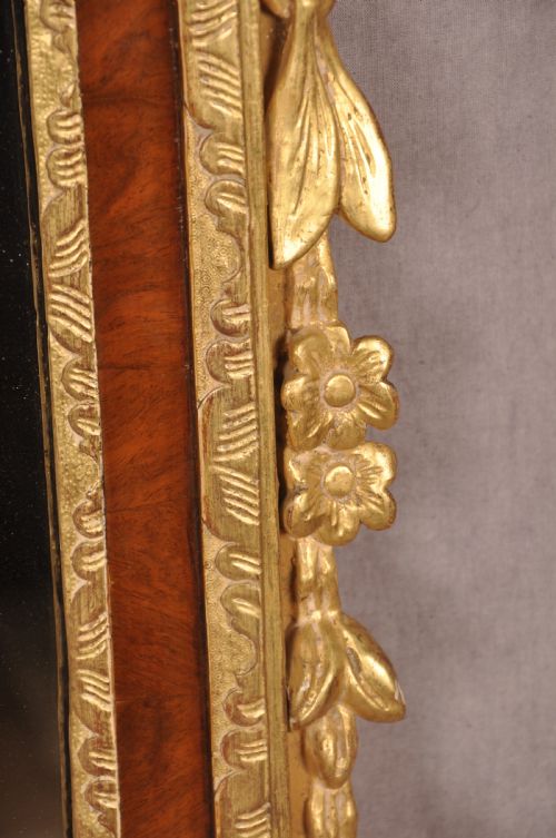 FINE 18TH CENTURY WALNUT PARCEL GILT MIRROR - ADDITIONAL PHOTO 1