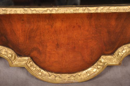 FINE 18TH CENTURY WALNUT PARCEL GILT MIRROR - ADDITIONAL PHOTO 9