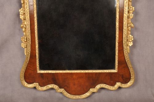 FINE 18TH CENTURY WALNUT PARCEL GILT MIRROR - ADDITIONAL PHOTO 11