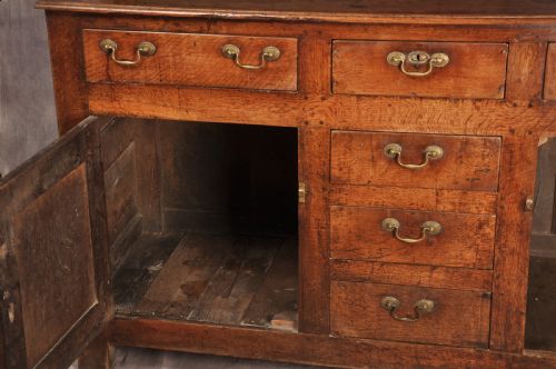 FABULOUS MID 18TH CENTURY WELSH OAK DRESSER - ADDITIONAL PHOTO 12