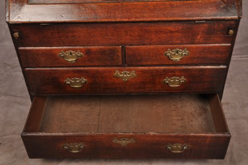 EARLY 18TH CENTURY OAK BUREAU BOOKCASE - ADDITIONAL PHOTO 20