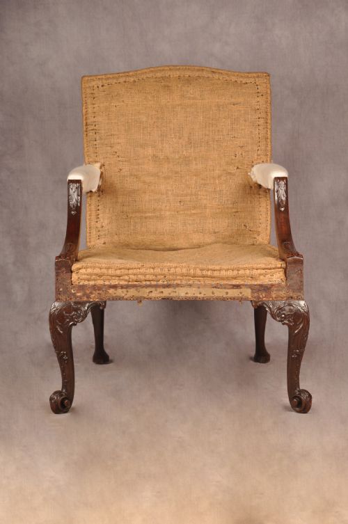 FINE 18TH CENTURY CHIPPENDALE MAHOGANY GAINSBOROUGH ARMCHAIR - ADDITIONAL PHOTO 1