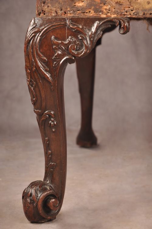 FINE 18TH CENTURY CHIPPENDALE MAHOGANY GAINSBOROUGH ARMCHAIR - ADDITIONAL PHOTO 2