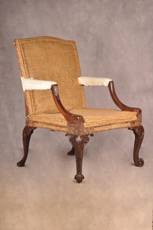 FINE 18TH CENTURY CHIPPENDALE MAHOGANY GAINSBOROUGH ARMCHAIR - ADDITIONAL PHOTO 11